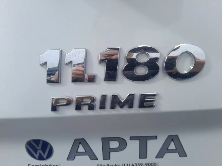 Caminhão Volkswagen 11180 Delivery 2022 Baú 6,50 metros