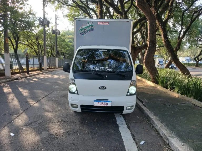 Caminhão Kia Bongo 2.5 Std 4×2 Rs Turbo C/ Carroceria 2p