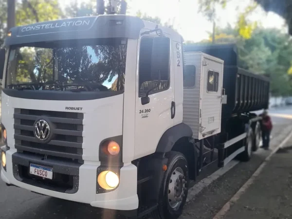 Caminhão Volkswagen 24260 Constellation Robust 2023