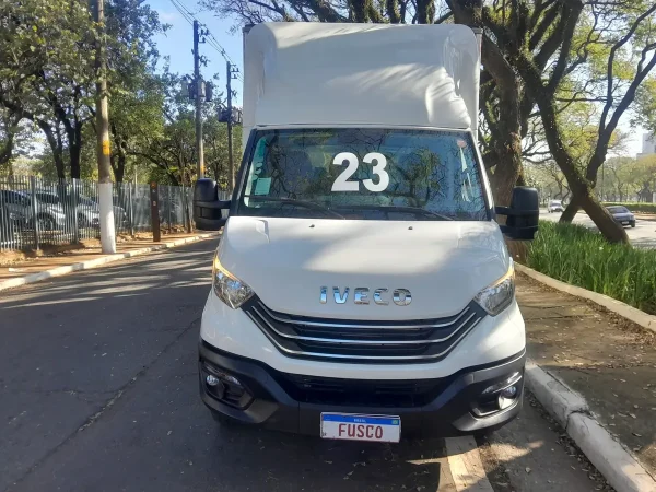 Caminhão Iveco Daily 35160 2023 Baú Grande