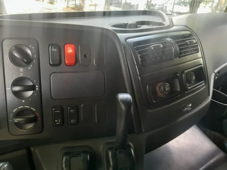 Caminhão Mercedes Benz Axor 1933 2018 Completo Automático