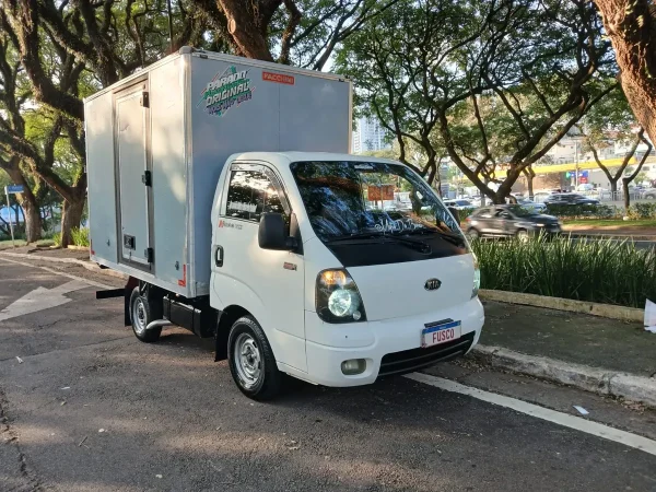 Caminhão Kia Bongo 2.5 Std 4×2 Rs Turbo C/ Carroceria 2p
