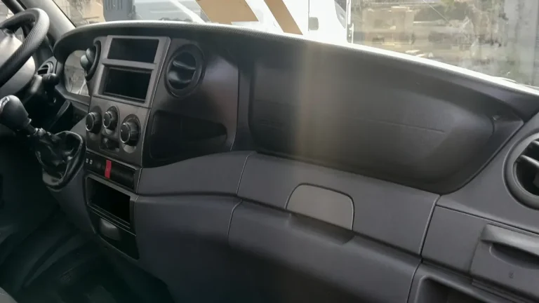Caminhão Iveco Daily 35s14 Cabine Dupla 2014 Baú