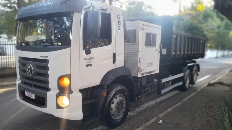 Caminhão Volkswagen 24260 Constellation Robust 2023
