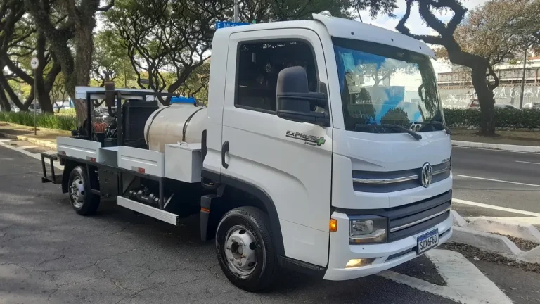 Caminhão Volkswagen Delivery Express 2022 Com Hidro Jato Lavagem De Rua