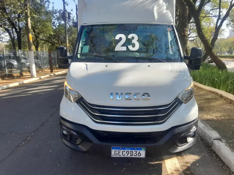 Caminhão Iveco Daily 35160 2023 Baú Grande