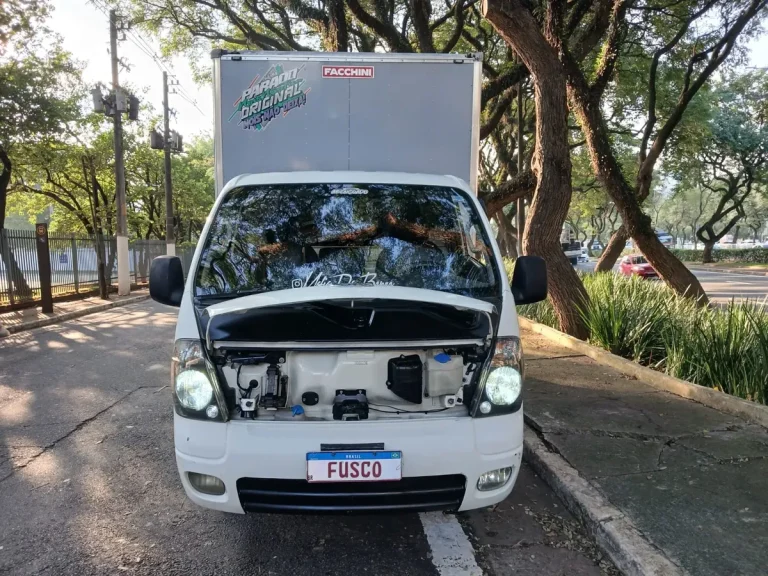 Caminhão Kia Bongo 2.5 Std 4×2 Rs Turbo C/ Carroceria 2p