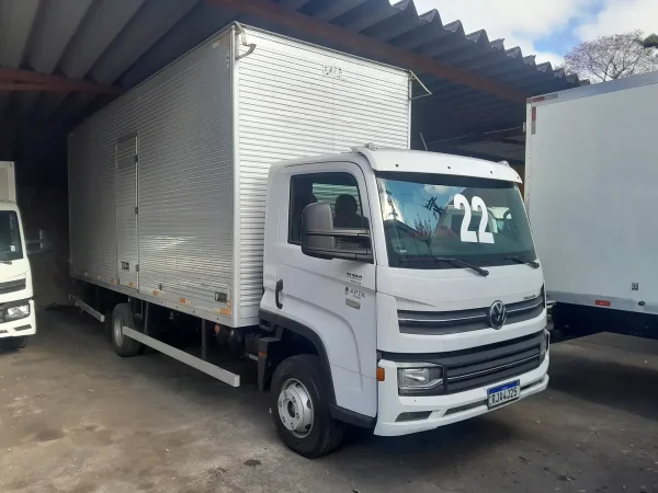 Caminhão Volkswagen 11180 Delivery 2022 Baú 6,50 metros