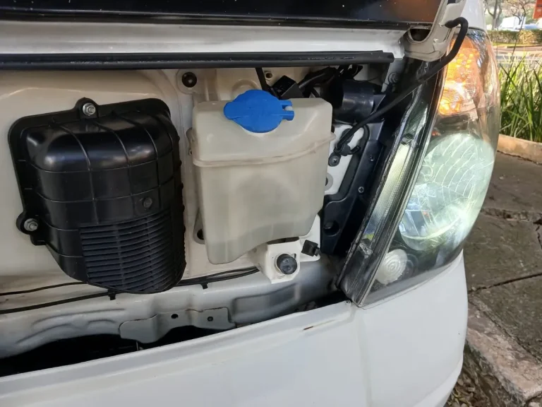 Caminhão Kia Bongo 2.5 Std 4×2 Rs Turbo C/ Carroceria 2p
