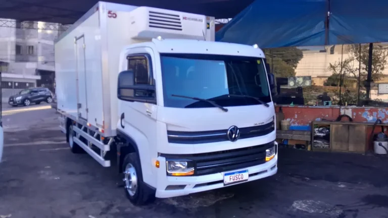 Caminhão Volkswagen 9170 Delivery 2023 Baú Refrigerado