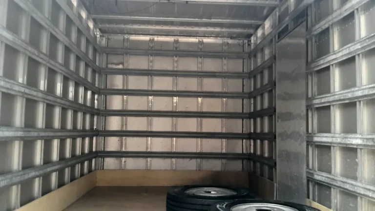 Caminhão Iveco Daily 35s14 Cabine Dupla 2014 Baú