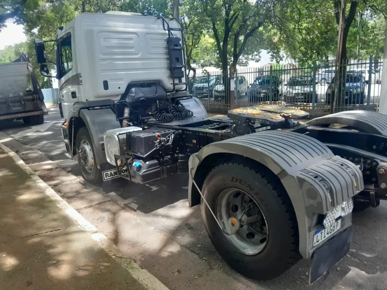 Caminhão Mercedes Benz Axor 1933 2018 Completo Automático