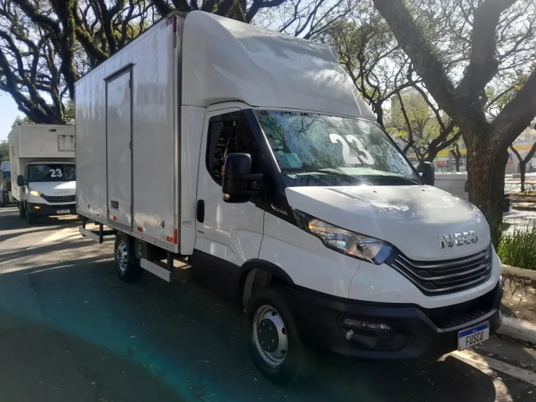 Caminhão Iveco Daily 35160 2023 Baú Grande