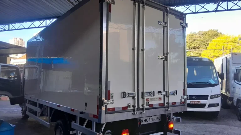Caminhão Volkswagen 9170 Delivery 2023 Baú Refrigerado