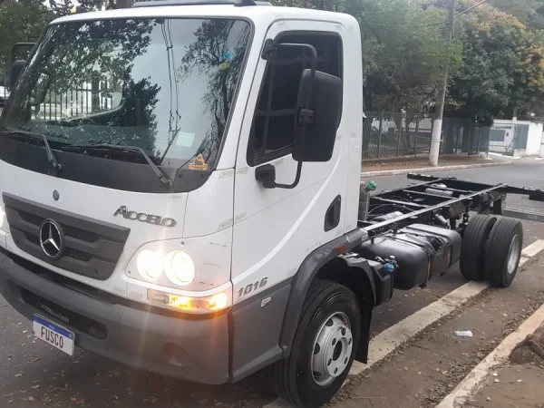 Caminhão Mercedes-Benz Accelo 1016 2020 Completo