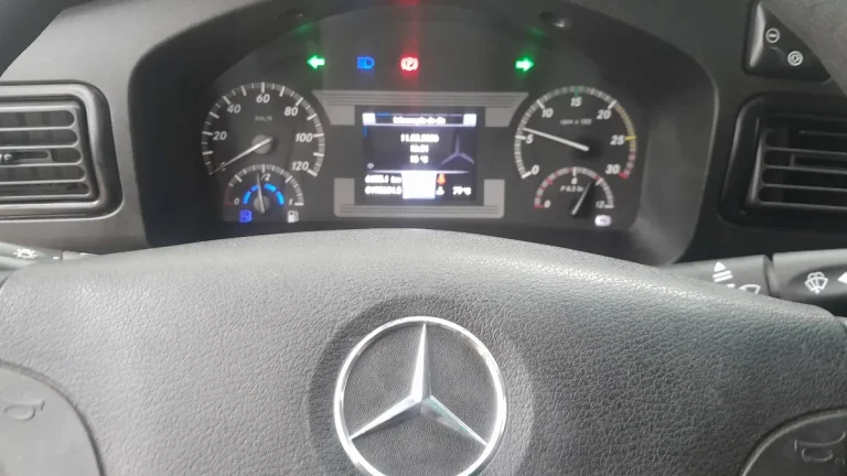 Caminhão Mercedes-Benz Accelo 1016 2020 Completo