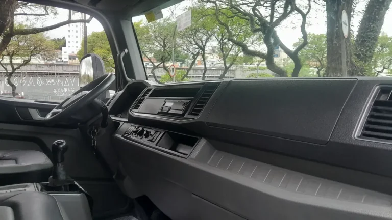 Caminhão Volkswagen 11.180 Delivery 2023 Baú
