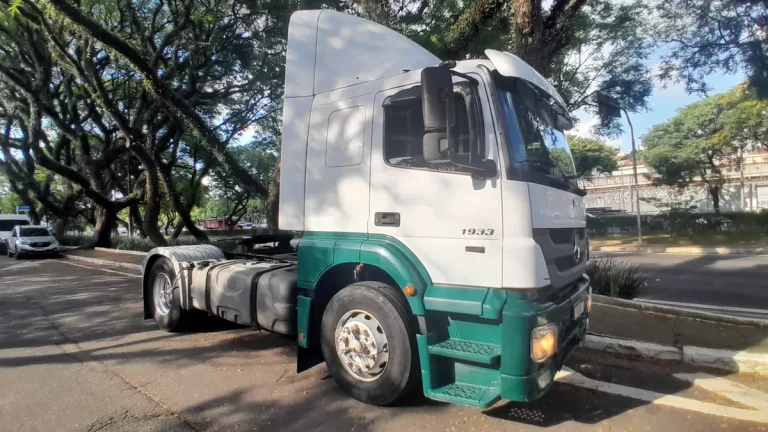 Caminhão Mercedes-benz Axor 1933 Leito Teto Baixo 2018