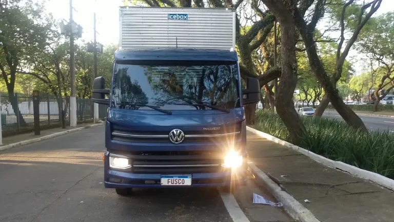 Caminhão Volkswagen Delivery Express 2021 Baú 4,50 Mts