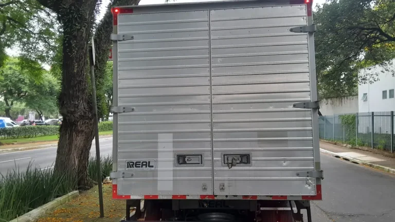 Caminhão Iveco Daily 70.170 Cabine Dupla 2022 Baú