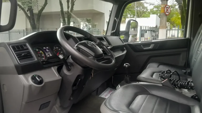 Caminhão Volkswagen 11.180 Delivery 2023 Baú