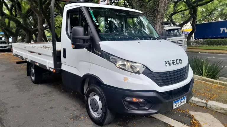 Caminhão Iveco Daily Chasis 3.0 30-160 3750 Cab. Simples 2P