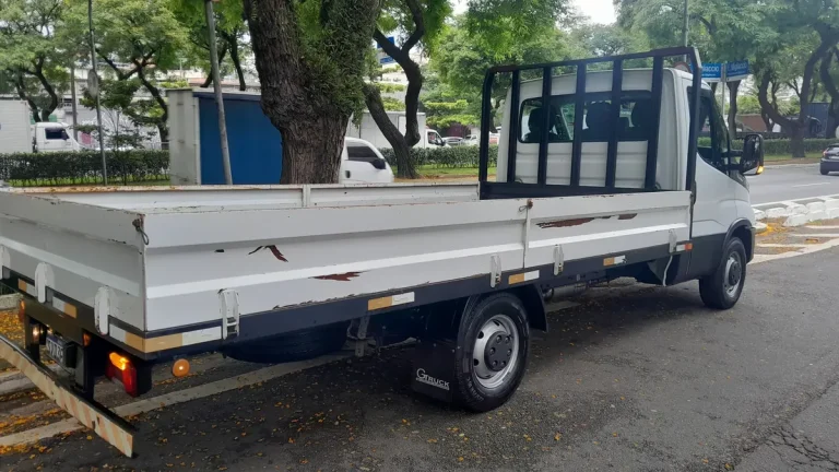 Caminhão Iveco Daily Chasis 3.0 30-160 3750 Cab. Simples 2P