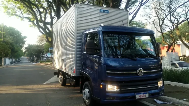 Caminhão Volkswagen Delivery Express 2021 Baú 4,50 Mts