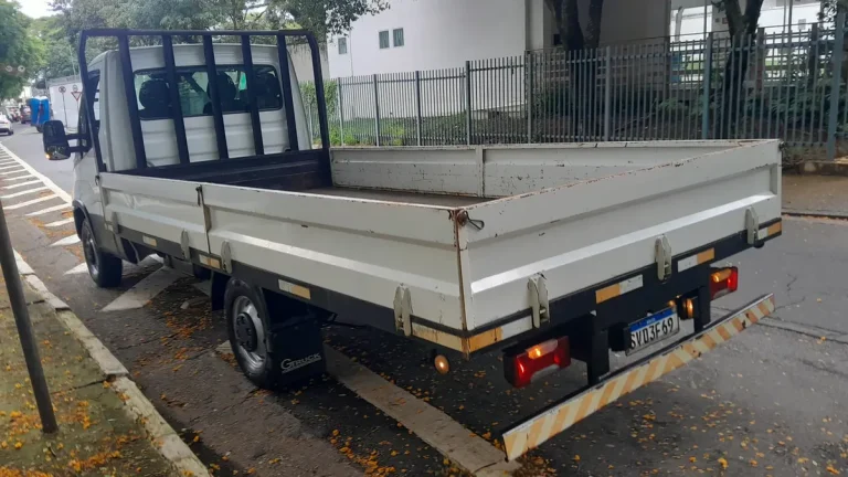Caminhão Iveco Daily Chasis 3.0 30-160 3750 Cab. Simples 2P