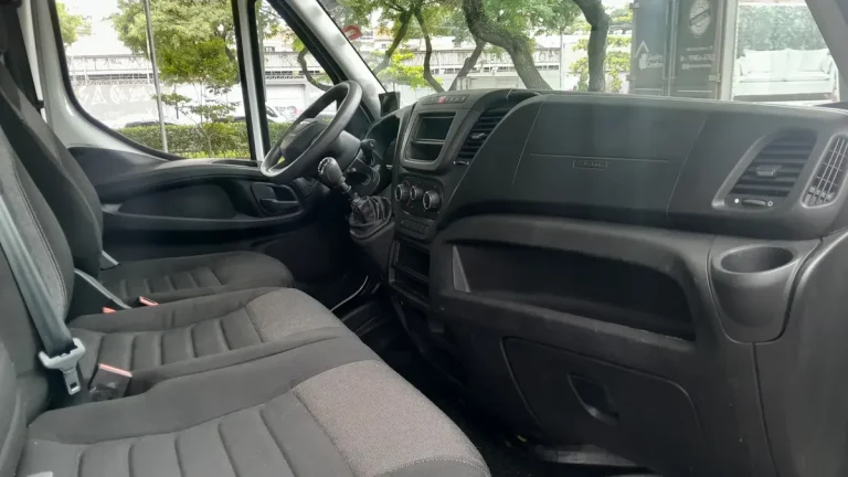 Caminhão Iveco Daily Chasis 3.0 30-160 3750 Cab. Simples 2P