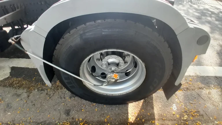 Caminhão Mercedes-benz Axor 1933 Leito Teto Baixo 2018