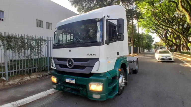 Caminhão Mercedes-benz Axor 1933 Leito Teto Baixo 2018