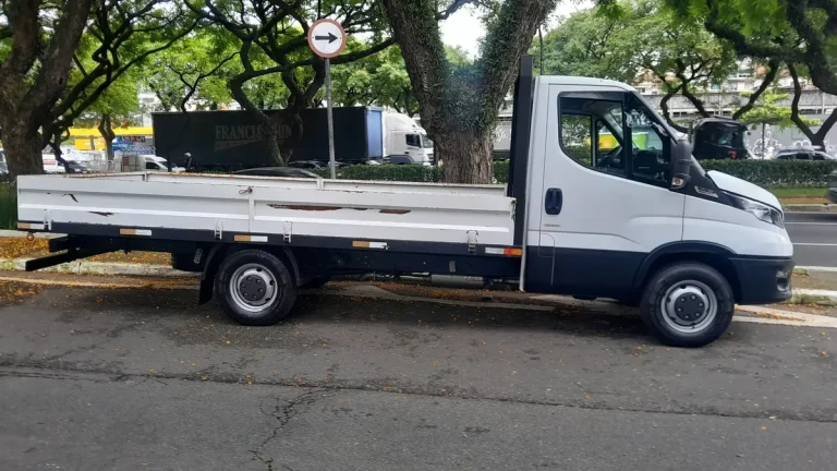 Caminhão Iveco Daily Chasis 3.0 30-160 3750 Cab. Simples 2P