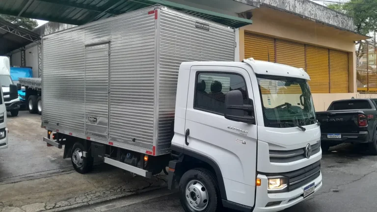 Caminhão Volkswagen Delivery Express 2026 Baú 0 Km