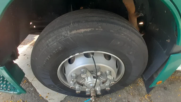 Caminhão Mercedes-benz Axor 1933 Leito Teto Baixo 2018