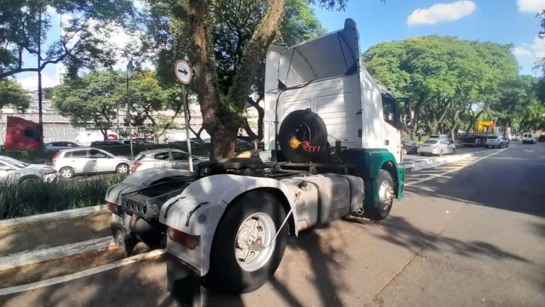 Caminhão Mercedes-benz Axor 1933 Leito Teto Baixo 2018