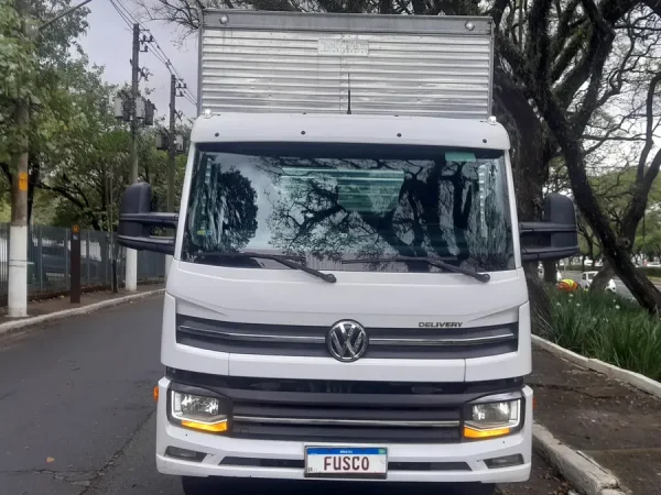 Caminhão Volkswagen 11.180 Delivery 2023 Baú
