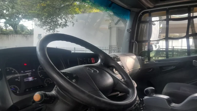 Caminhão Mercedes-benz Axor 1933 Leito Teto Baixo 2018