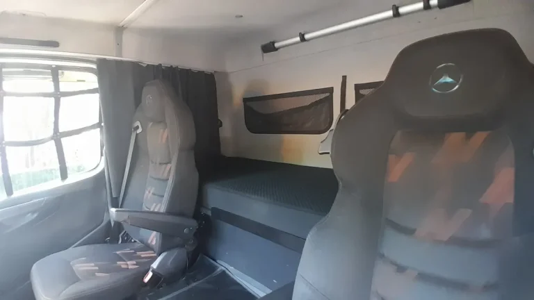 Caminhão Mercedes-benz Axor 1933 Leito Teto Baixo 2018
