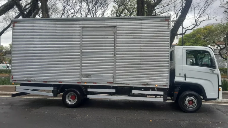 Caminhão Volkswagen 11.180 Delivery 2023 Baú