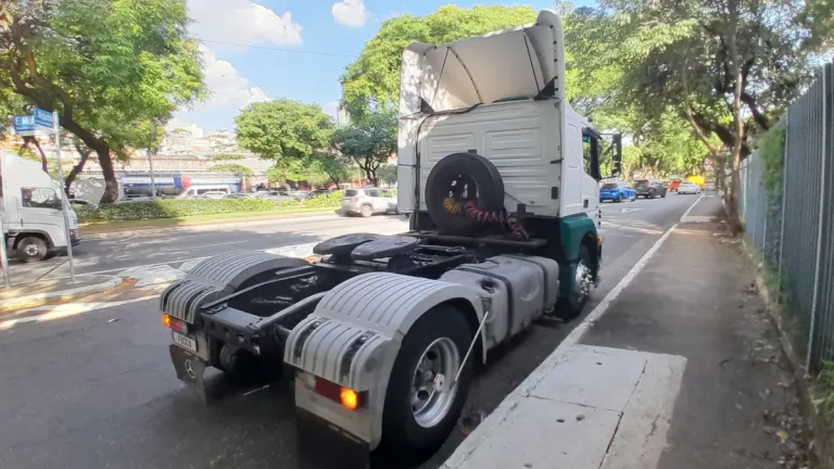Caminhão Mercedes-benz Axor 1933 Leito Teto Baixo 2018