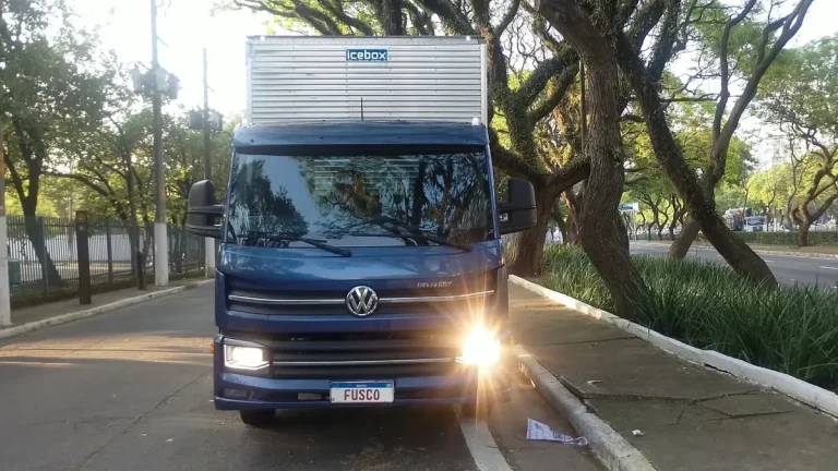 Caminhão Volkswagen Delivery Express 2021 Baú 4,50 Mts