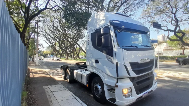 Caminhão Iveco Stralis Hi-way 480 6×4
