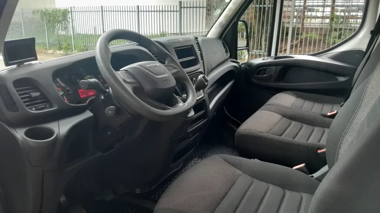 Caminhão Iveco Daily Chasis 3.0 30-160 3750 Cab. Simples 2P