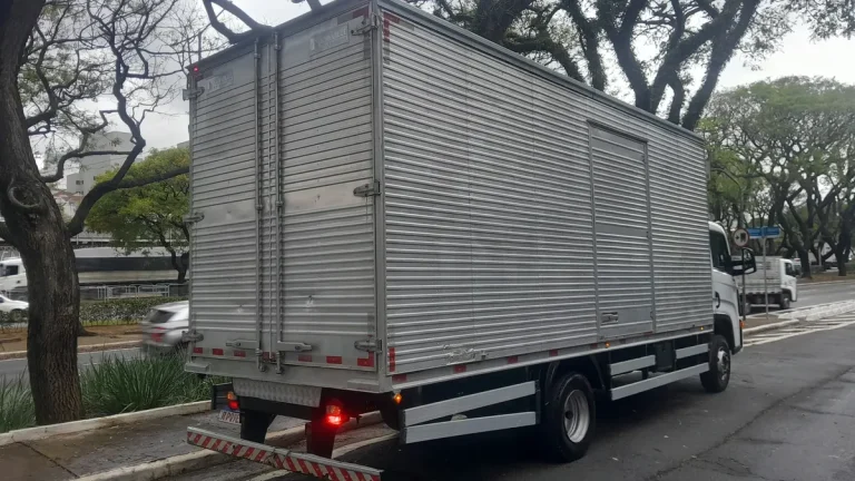 Caminhão Volkswagen 11.180 Delivery 2023 Baú