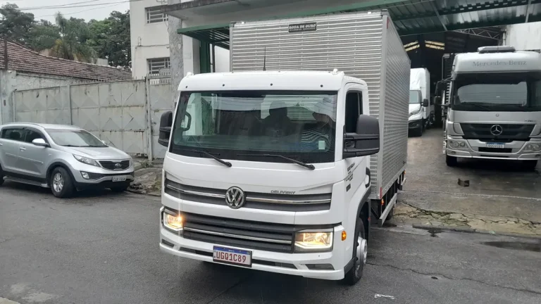 Caminhão Volkswagen Delivery Express 2026 Baú 0 Km